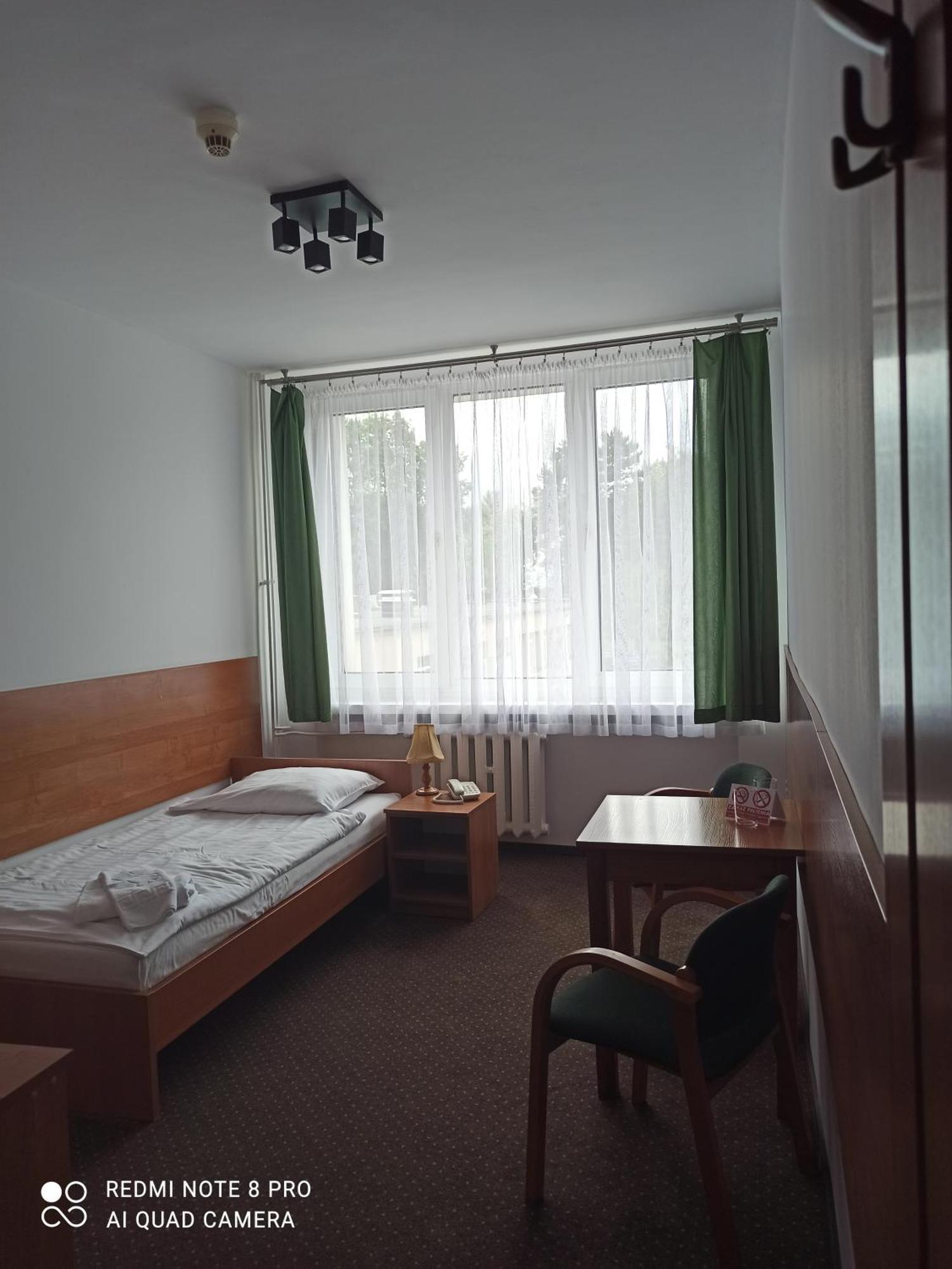 Hotel Odr Sulechow Bagian luar foto
