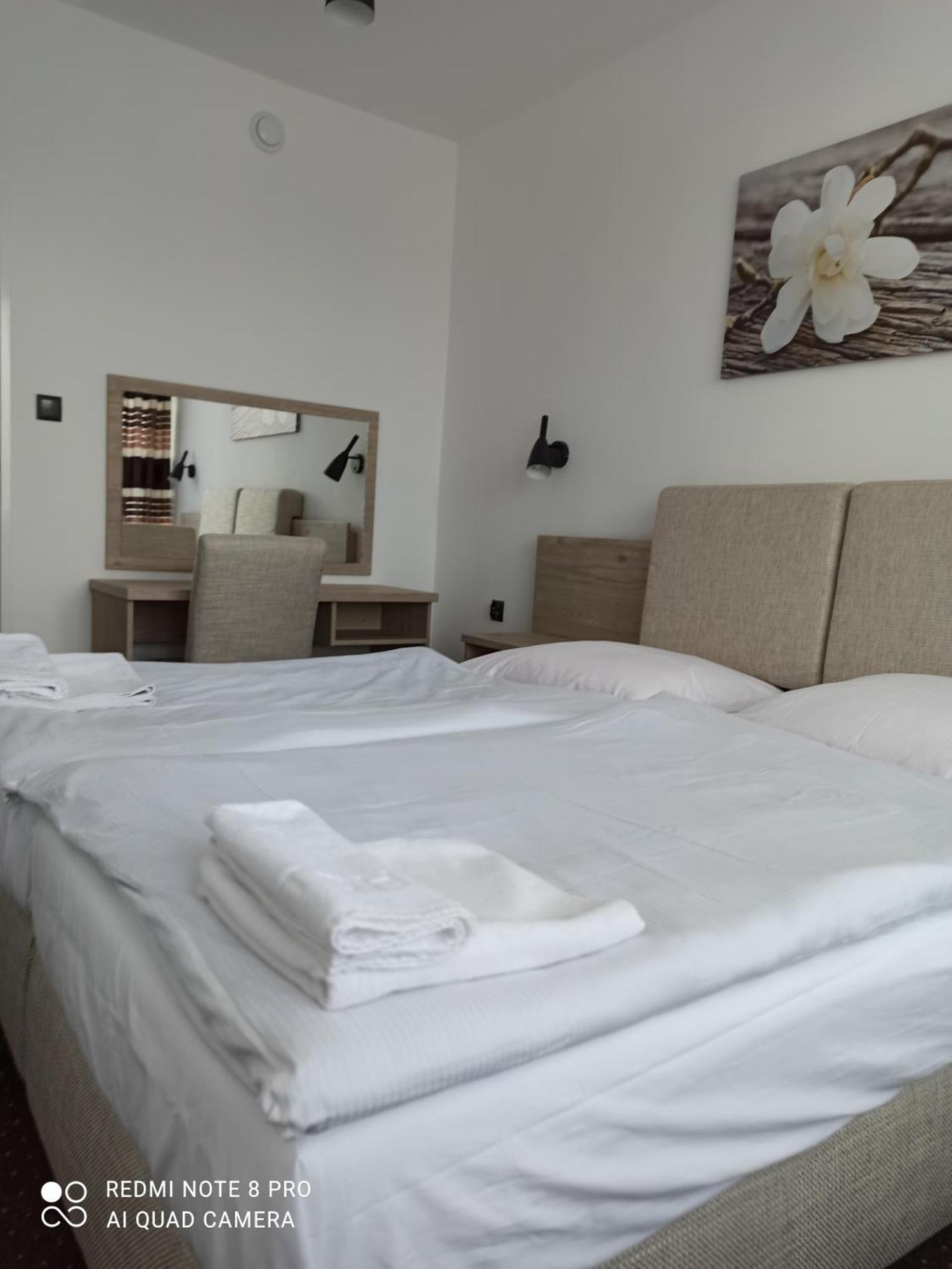Hotel Odr Sulechow Bagian luar foto