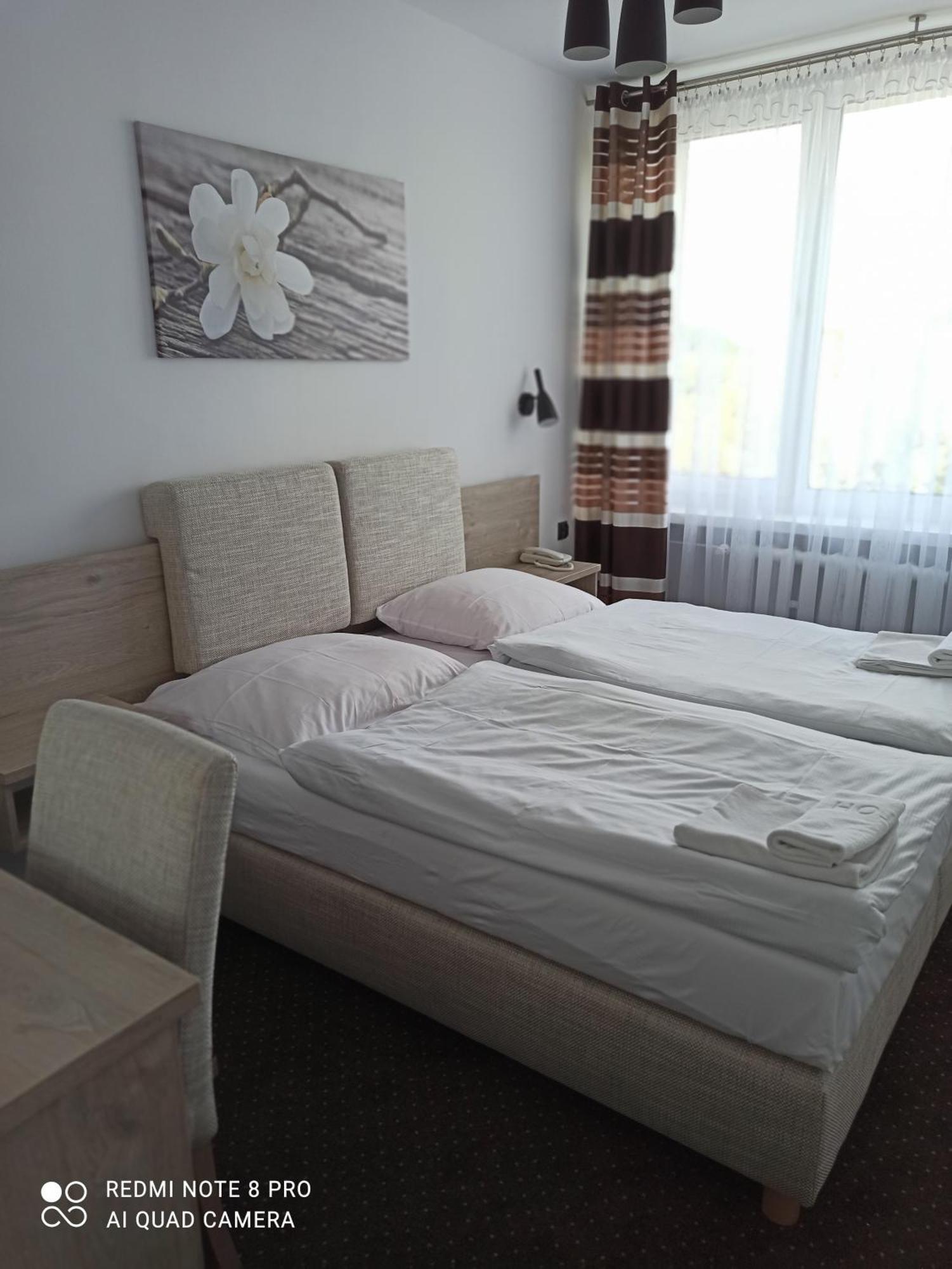 Hotel Odr Sulechow Bagian luar foto