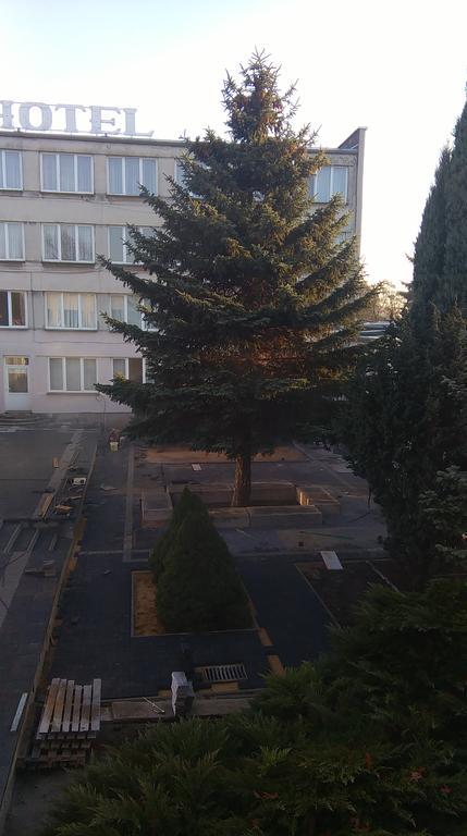 Hotel Odr Sulechow Bagian luar foto