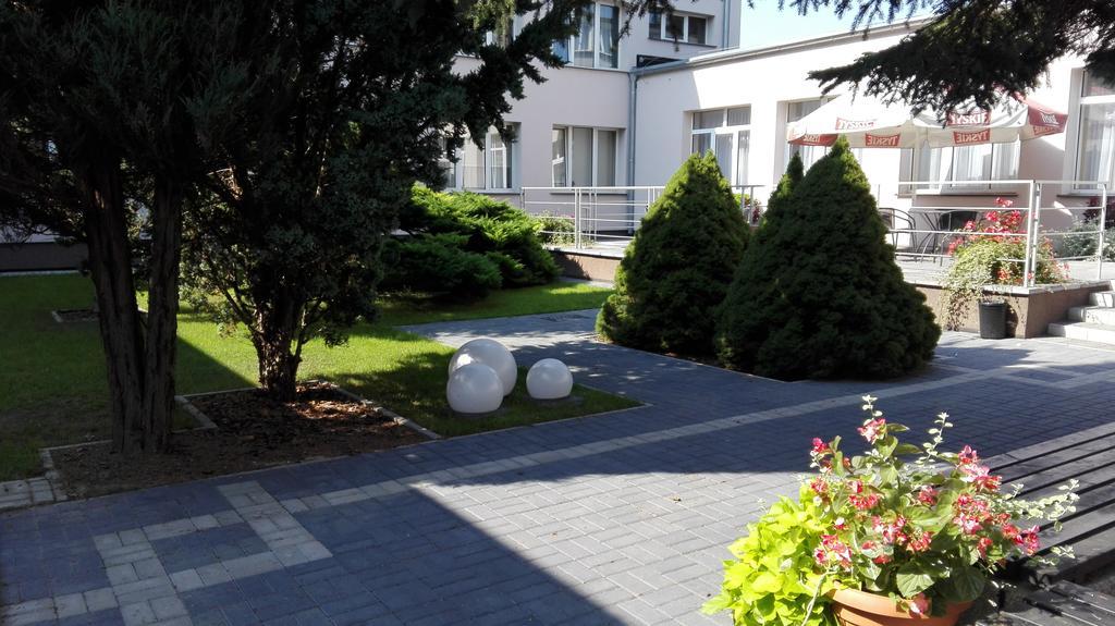 Hotel Odr Sulechow Bagian luar foto