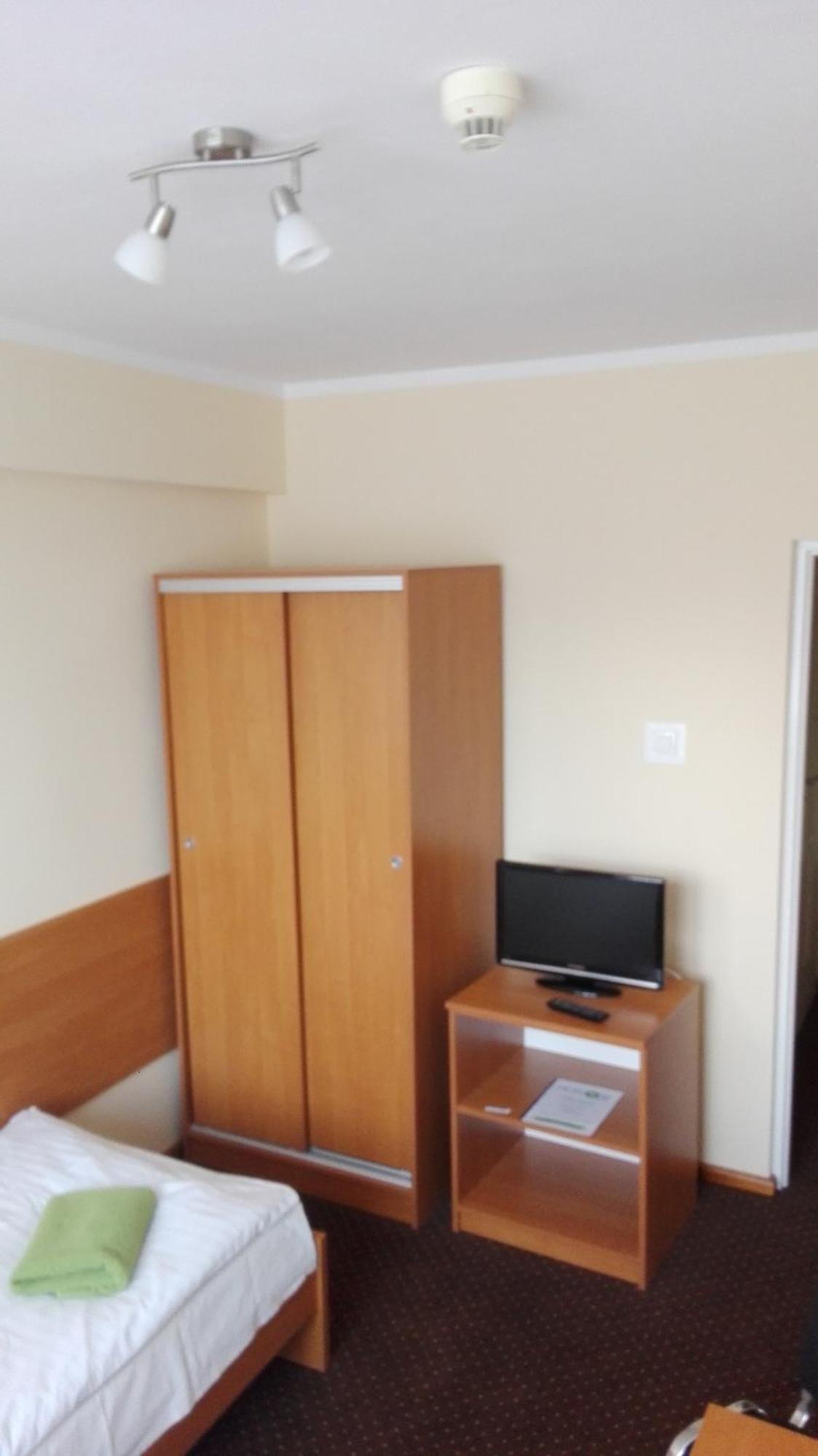 Hotel Odr Sulechow Bagian luar foto