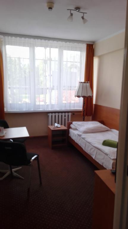 Hotel Odr Sulechow Bagian luar foto