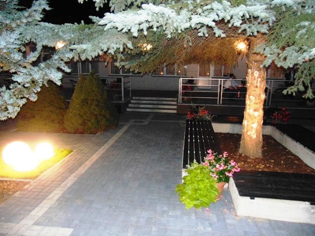 Hotel Odr Sulechow Bagian luar foto